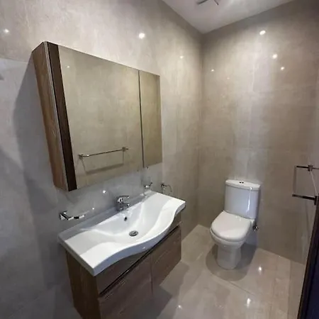 Duplex Penthouse In Sleeps 6 Gzira