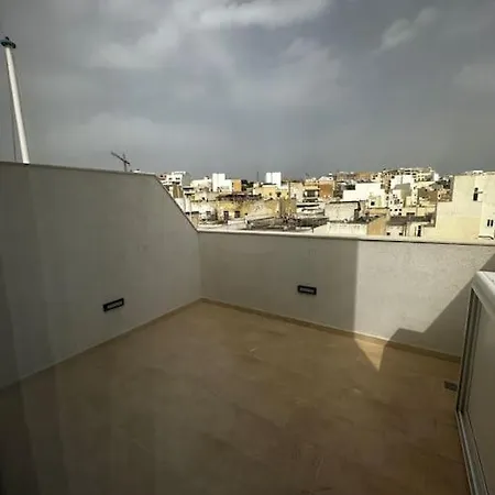 Duplex Penthouse In Sleeps 6 Apartment