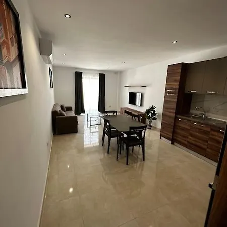 Apartment Duplex Penthouse In Sleeps 6