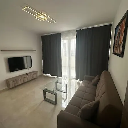 Duplex Penthouse In Sleeps 6 Gzira