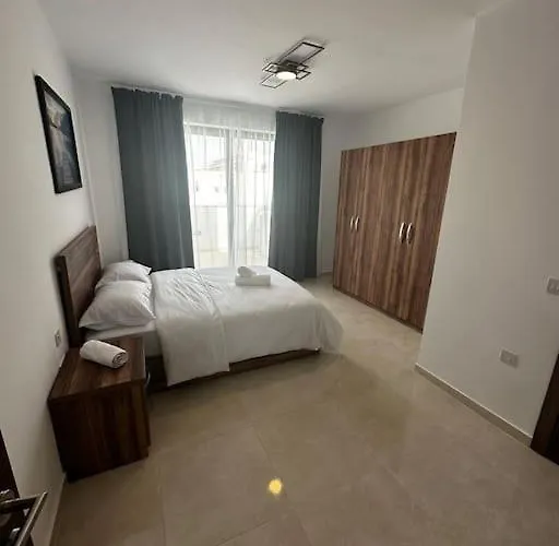 Duplex Penthouse In Sleeps 6 Gzira